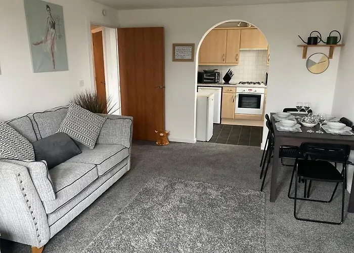 Lovely 2Nd Floor 2 Bed Flat Sleeps 4
