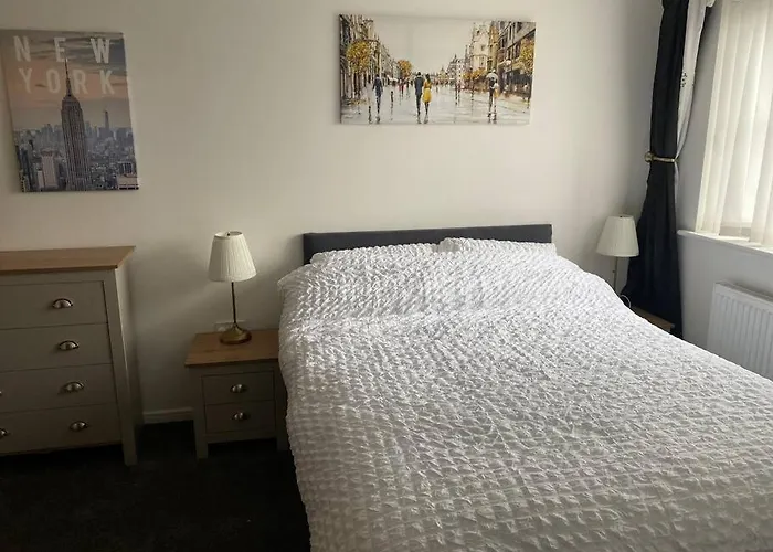 Lovely 2Nd Floor 2 Bed Flat Sleeps 4