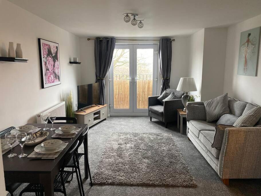 Lovely 2nd Floor 2 Bed Flat Sleeps 4 Doncaster